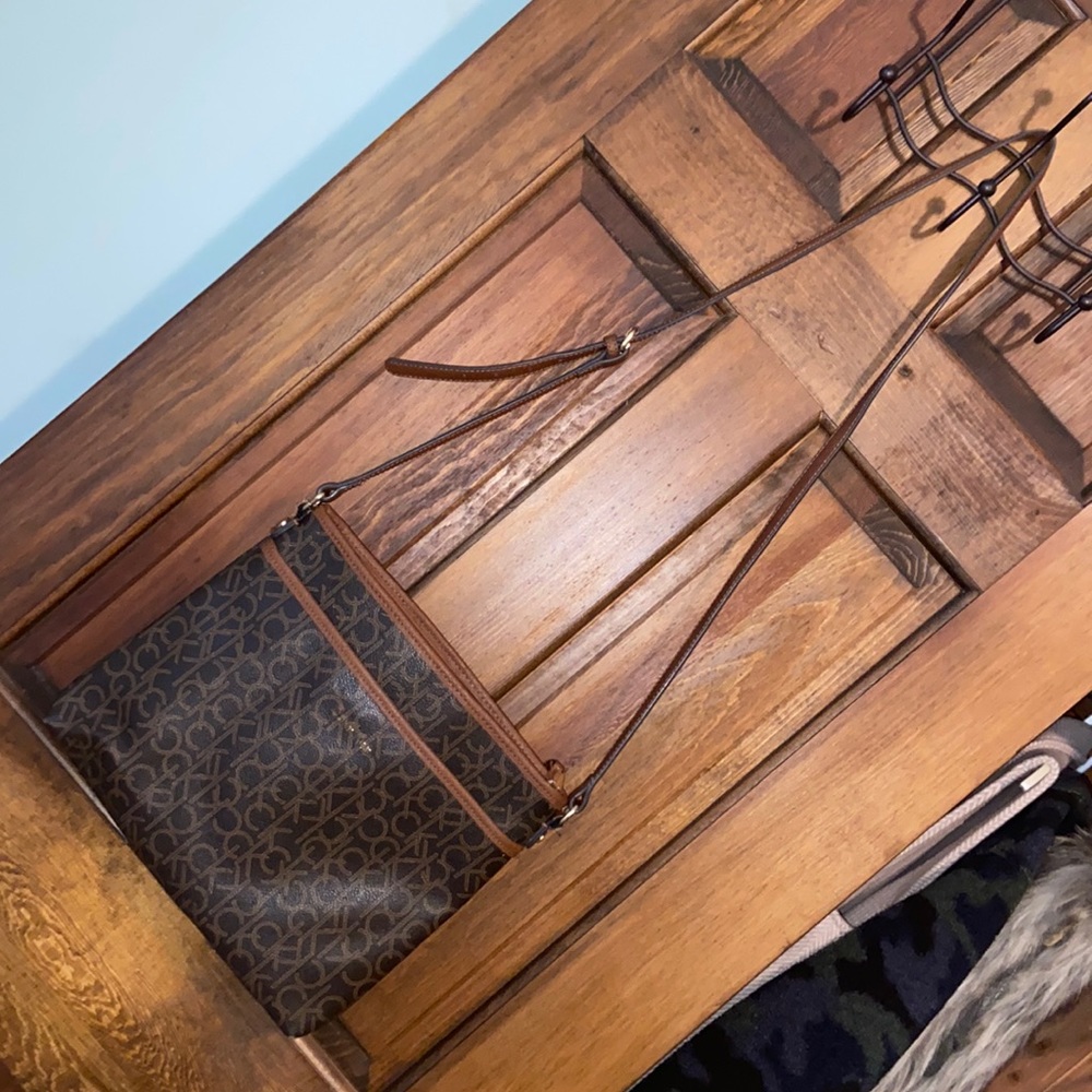 CALVIN KLEIN CROSSBODY PURSE